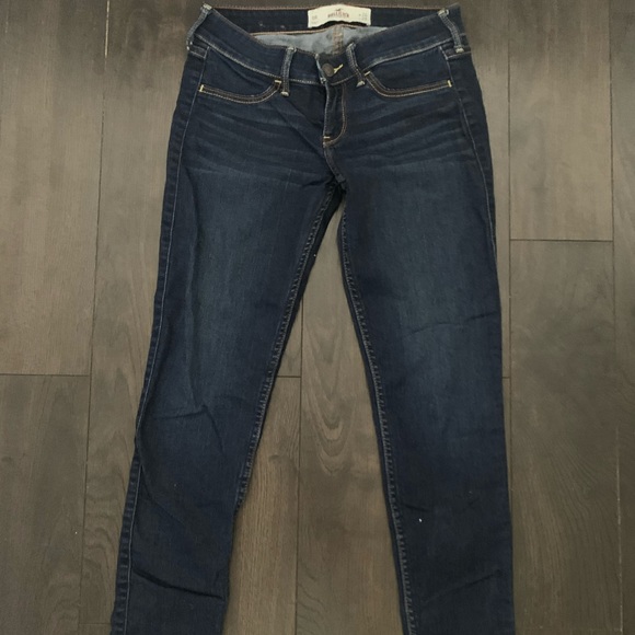 Hollister Mid-rise Skinny Jeans - Picture 2 of 4